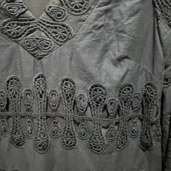 Sail To Sable Navy Blue Eyelet Long Tunic Size Small Embroidered - Picture 4 of 4